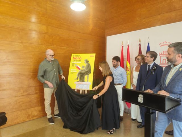 El Paseo de Alfonso X El Sabio acoge una Feria del Libro 2025 enmarcada en el 1200 aniversario de Murcia con más de 100 actividades