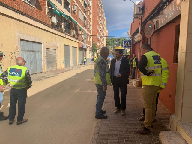 Comienzan las primeras pruebas para la instalación de un asfalto frío que reducirá la contaminación en Murcia