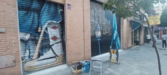 La Oficina del Grafiti rinde tributo a la Cofradía del Cristo del Amparo de Murcia con un nuevo mural