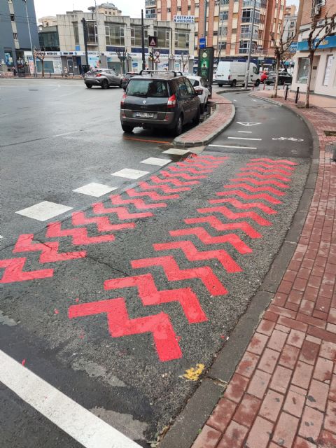 Finalizan las obras de repintado de los carriles bici de la avenida Juan Carlos I, Ronda de Levante, avenida San Juan de la Cruz y calle Pío Baroja