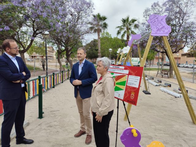 Los vecinos de El Palmar estrenan un renovado Parque Infantil, nuevo asfaltado, y mejoras en vías y calles con una inversión de 240.000 euros