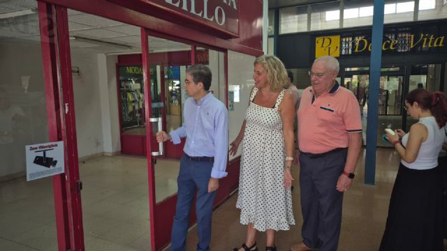 El Ayuntamiento de Murcia amplía sus espacios municipales para emprendedores con la cesión de un nuevo local en la Galería Comercial de San Andrés