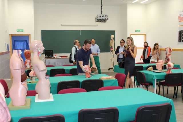 Agentes educativos internacionales visitan el Campus de la UCAM en Cartagena para incorporar a más alumnos