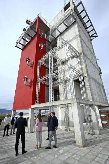 La Escuela de Bomberos de Murcia amplía sus instalaciones con la torre de prácticas más alta de España