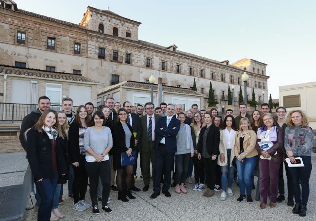 Una treintena de profesionales de empresas líderes alemanas se forman en la UCAM