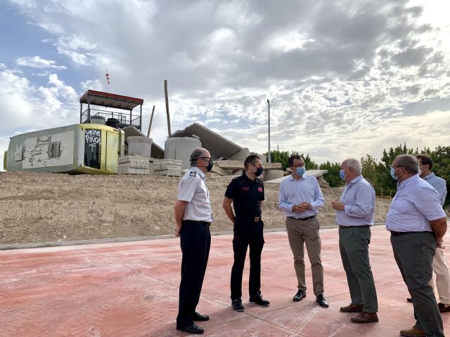Las obras del nuevo campo de maniobras que permitirá simular incendios reales y rescates acuáticos encaran su recta final
