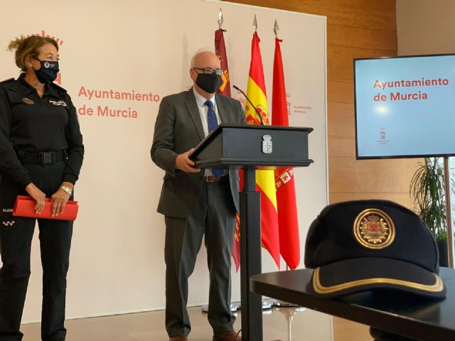 Los 44 nuevos agentes que terminaron ayer el curso de formación se incorporarán a cuarteles de pedanías