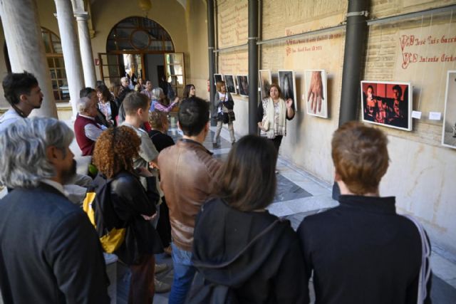 Inaugurada la exposición del III Concurso fotográfico contra la violencia de Género en la Universidad de Murcia