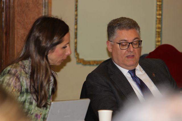 Andrés Guerrero: 'La modificación protege jurídicamente a las viviendas construidas y mejora la movilidad y seguridad peatonal en Joven Futura'