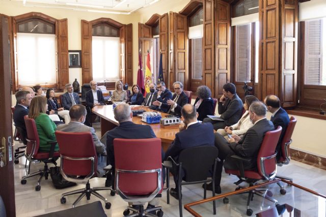 El ministro Subirats se compromete en la UMU a dotar a las universidades de financiación suficiente para aplicar la LOSU