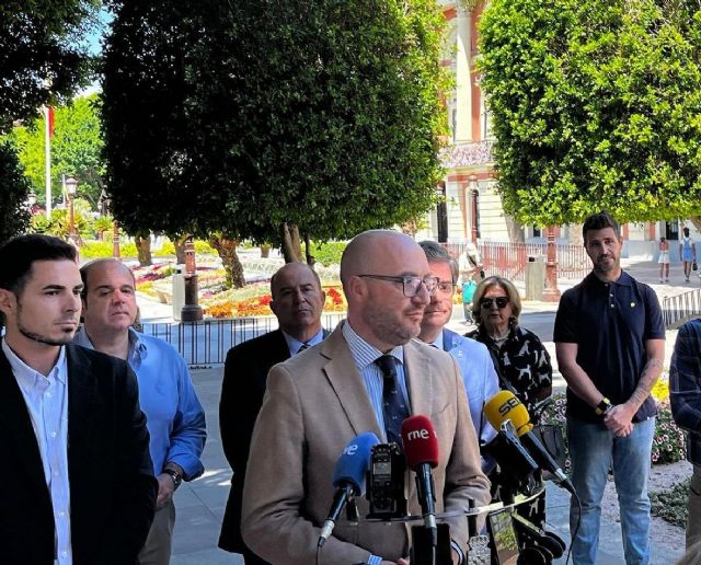 El Ayuntamiento de Murcia pone a la venta el bono 'Multipass', que permitirá aparcar hasta 12 horas por menos de tres euros en el aparcamiento de Plano de San Francisco