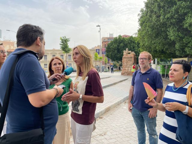 Los socialistas dejan incomunicados a cientos de escolares que no pueden acceder a sus colegios por el cierre de Manterola