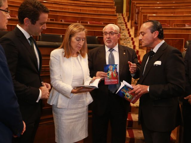 Ana Pastor recibe a los organizadores del III Congreso Internacional de Cofradías y Hermandades