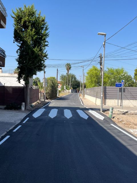 El Ayuntamiento renueva el asfalto en más de 4.500m2 del carril Balibrea en Algezares mejorando la seguridad de los usuarios