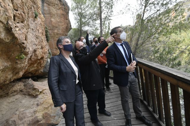 La Universidad de Murcia y el Ayuntamiento de Calasparra se unen para construir un taller de arqueología experimental en los Abrigos del Pozo