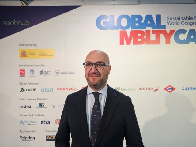 La creación de seis líneas especiales refuerza la apuesta del Ayuntamiento por el transporte público esta Navidad