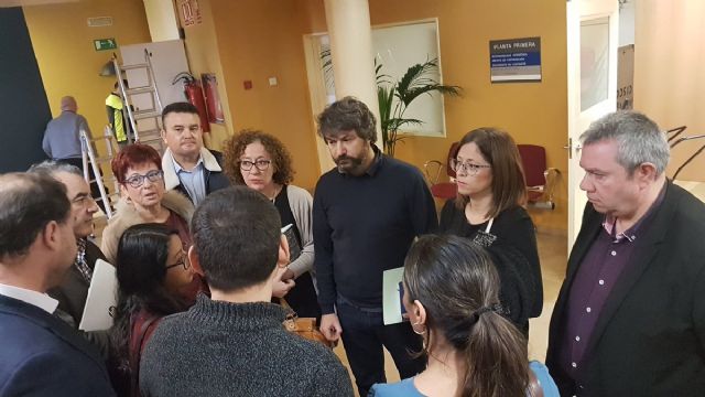 La oposición abandona en bloque la Comisión de Hacienda y Asuntos Generales al estar presidida ésta por Roque Ortiz