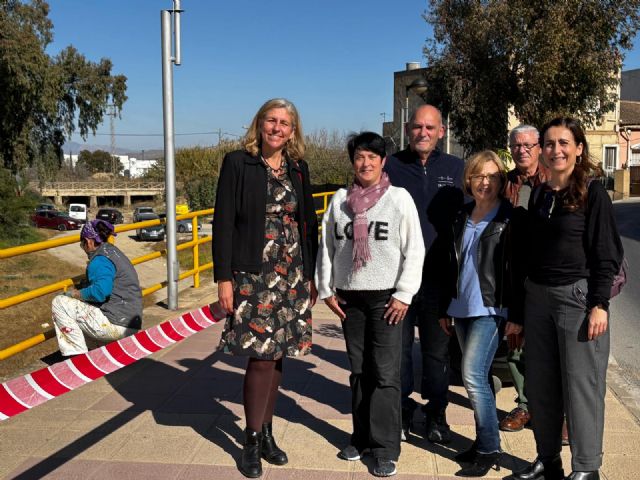 Alumnos del Programa Mixto de Empleo y Formación municipal embellecen el Paseo de Las Palmeras de Torreagüera