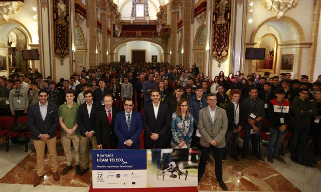 Cerca de 500 estudiantes se ilusionan con las nuevas tecnologías
