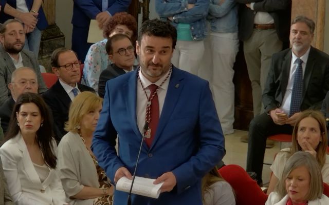 Ginés Ruiz desea suerte y acierto a la nueva alcaldesa y le reclama un a&ntilde;o útil para afrontar los problemas pendientes de Murcia