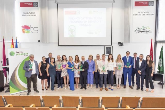 La Cátedra Terra Próspera en Género y Trabajo de la UMU entrega sus premios a empresas que fomentan la igualdad