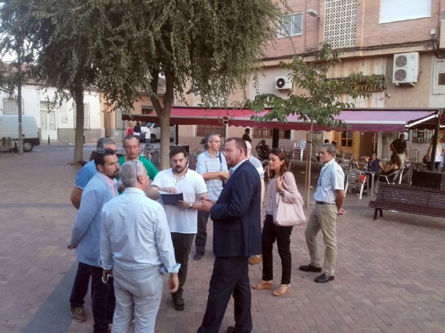 José Guillén visita distintos espacios verdes en la pedanía murciana de La Alberca