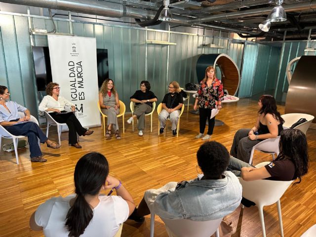 El Ayuntamiento de Murcia y la Universidad de Murcia impulsan un conversatorio sobre violencia de género dirigido al estudiantado universitario