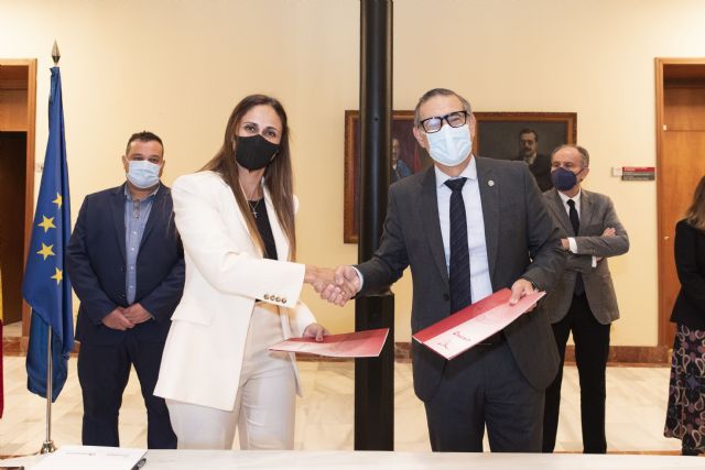 Nace la Cátedra de Cirugía e Implantología Bucal Experimental Galimplant de la Universidad de Murcia