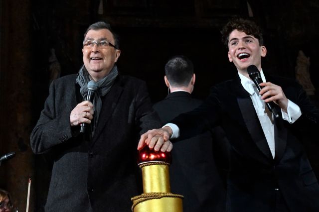 Belluga se convierte en un gran teatro de lírica para dar la bienvenida a la Navidad de Murcia 2025