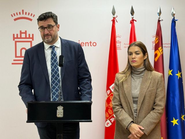 Ginés Ruiz exige reforzar el servicio de contratación para evitar que la mala gestión siga lastrando los servicios públicos