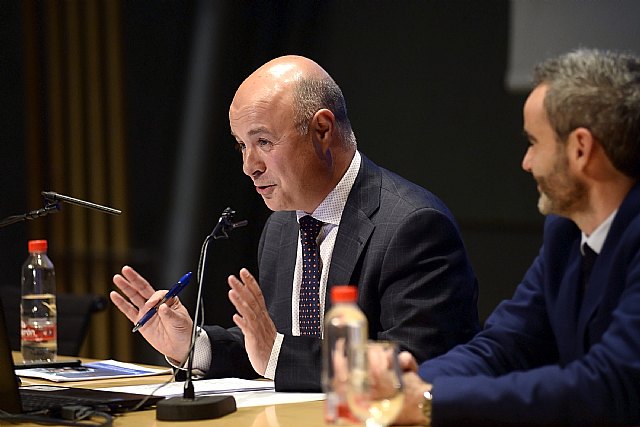 Charla “Retos y oportunidades en la transformación de la economía regional”