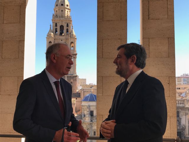 Medio Ambiente diseña un plan de choque con medio centenar de medidas para controlar la calidad del aire en la ciudad