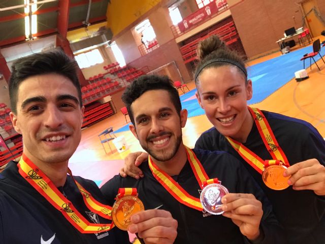 Lluvia de medallas para la UCAM en tenis y taekwondo