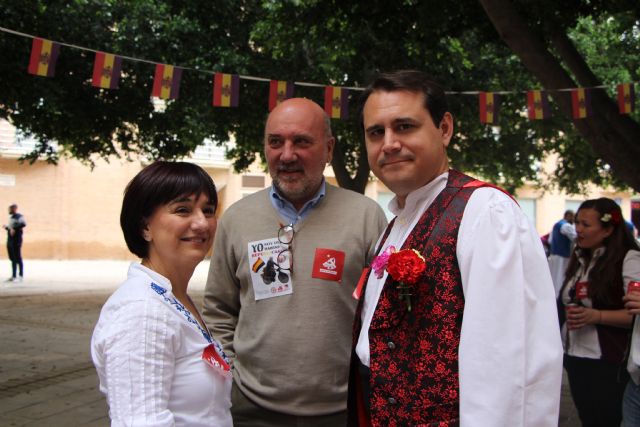 Más de 200 personas celebran el ´Bando republicano´ con Cambiar la Región de Murcia, el PCRM-PCE y la UJCE-RM