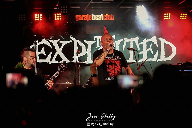 El punk se adueña de la capital murciana