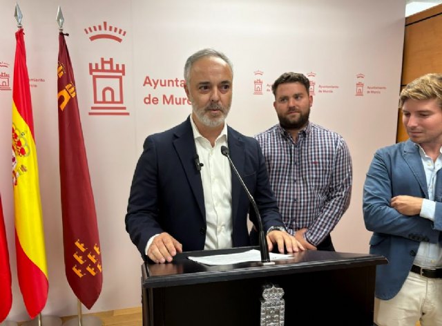 VOX: El dinero para la inmigración ilegal debe destinarse a nuestros mayores