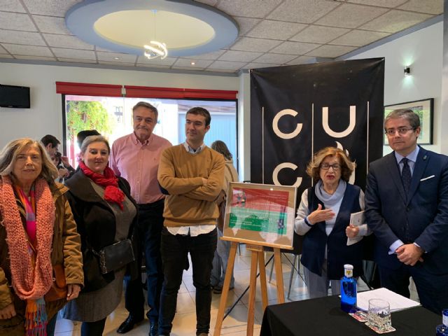 Más de 30 comercios de Santa Eulalia mostrarán aforismos de Dionisia García en sus escaparates