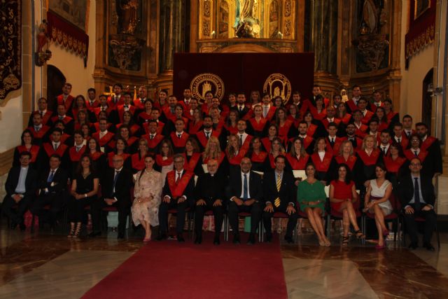 La VI Promoción del Grado en Derecho y IV del Máster de Acceso a la Abogacía de la UCAM se gradúan