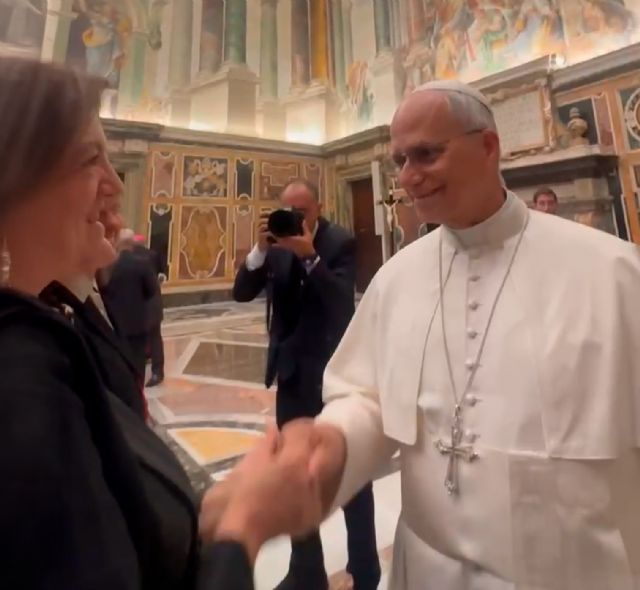 La presidenta de la UCAM mantiene su primer encuentro con el Papa León XIV