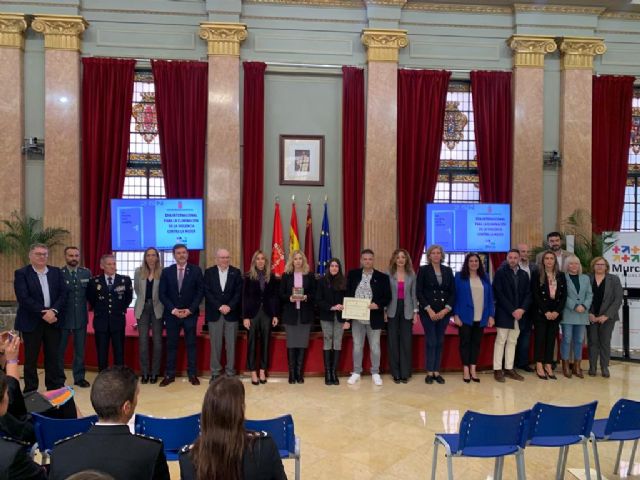 Una sola voz en el Salón de Plenos para frenar la violencia contra las mujeres