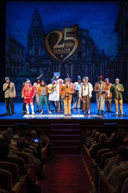 Músicos y chirigoteros de Beniaján ´toman´ el corazón de Murcia