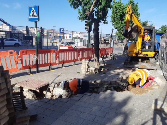 Aguas de Murcia renueva la red de abastecimiento de la calle Pintor Pedro Flores del barrio del Carmen