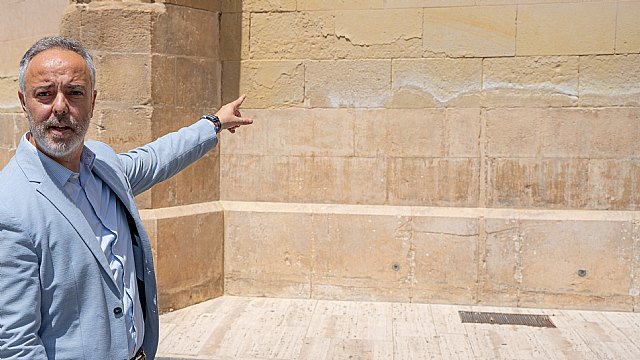 VOX: Aguas de Murcia informa de deficiencias en el alcantarillado en torno a la catedral