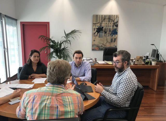 El aparcamiento del Cuartel de Artillería ofrece tres nuevos puntos de recarga para vehículos eléctricos