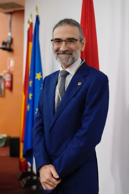 Ángel María García toma posesión como nuevo decano de la Facultad de Filosofía de la UMU