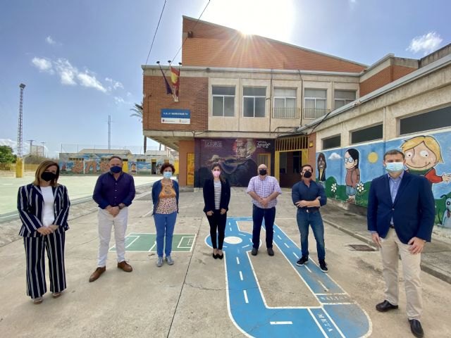 El caos del tripartito pone en jaque la ejecución del plan para la retirada de fibrocemento en los colegios públicos