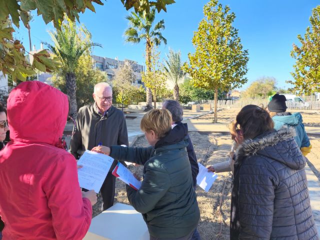 Los 63 nuevos usuarios de los Huertos de Ocio toman posesión de sus parcelas tras formarse en cultivos ecológicos
