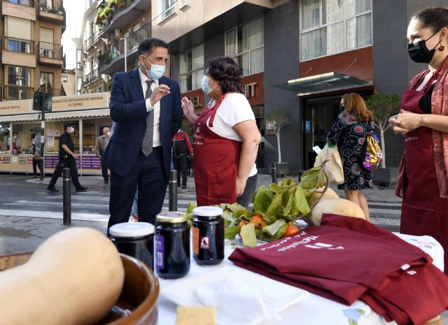 El Mercadillo de Todos los Santos vuelve a la Plaza de San Pedro