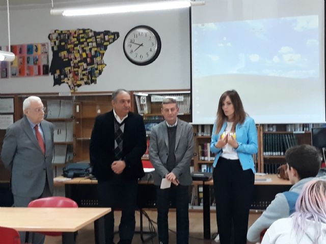 Los alumnos del IES Saavedra Fajardo aprenden los valores de la transparencia, el buen gobierno y la participación social