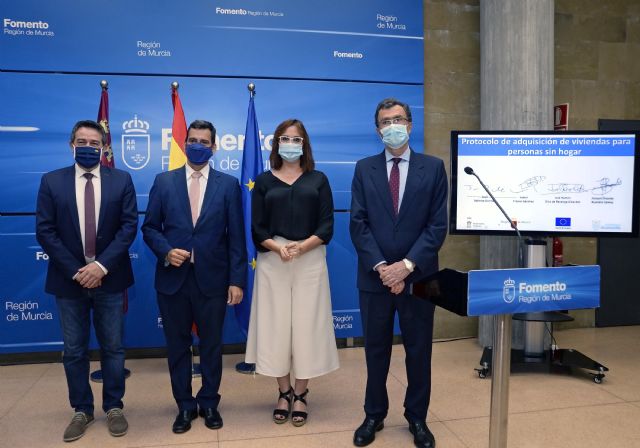 Murcia y Alcantarillan sellan con la Comunidad un acuerdo para favorecer la vivienda a familias en exclusión
